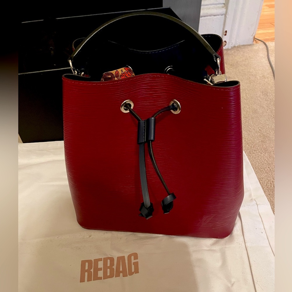 - LOUIS VUITTON NEO NOE MM BUCKET BAG make an offer!